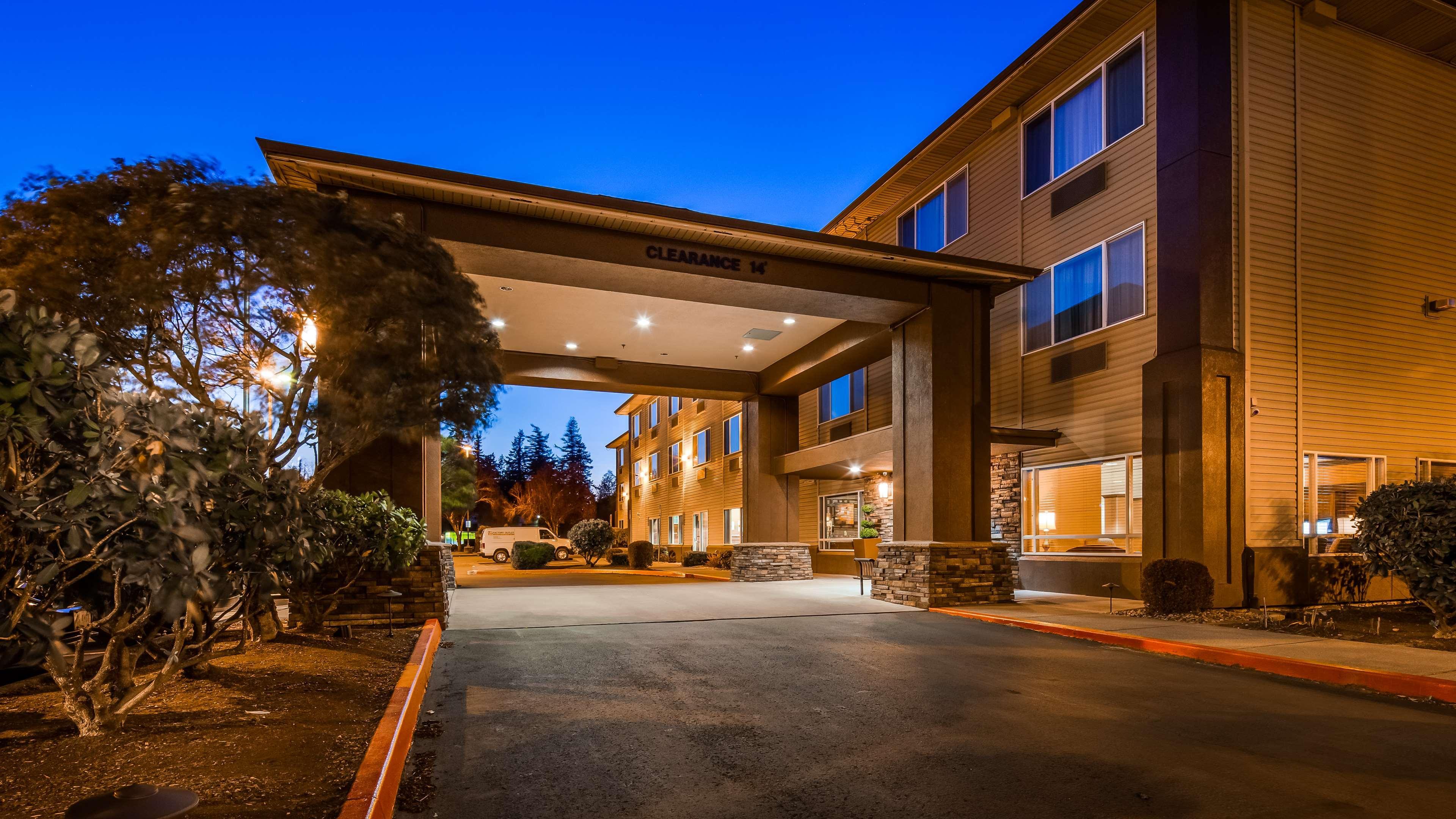Best Western Cascade Inn & Suites Troutdale Ngoại thất bức ảnh