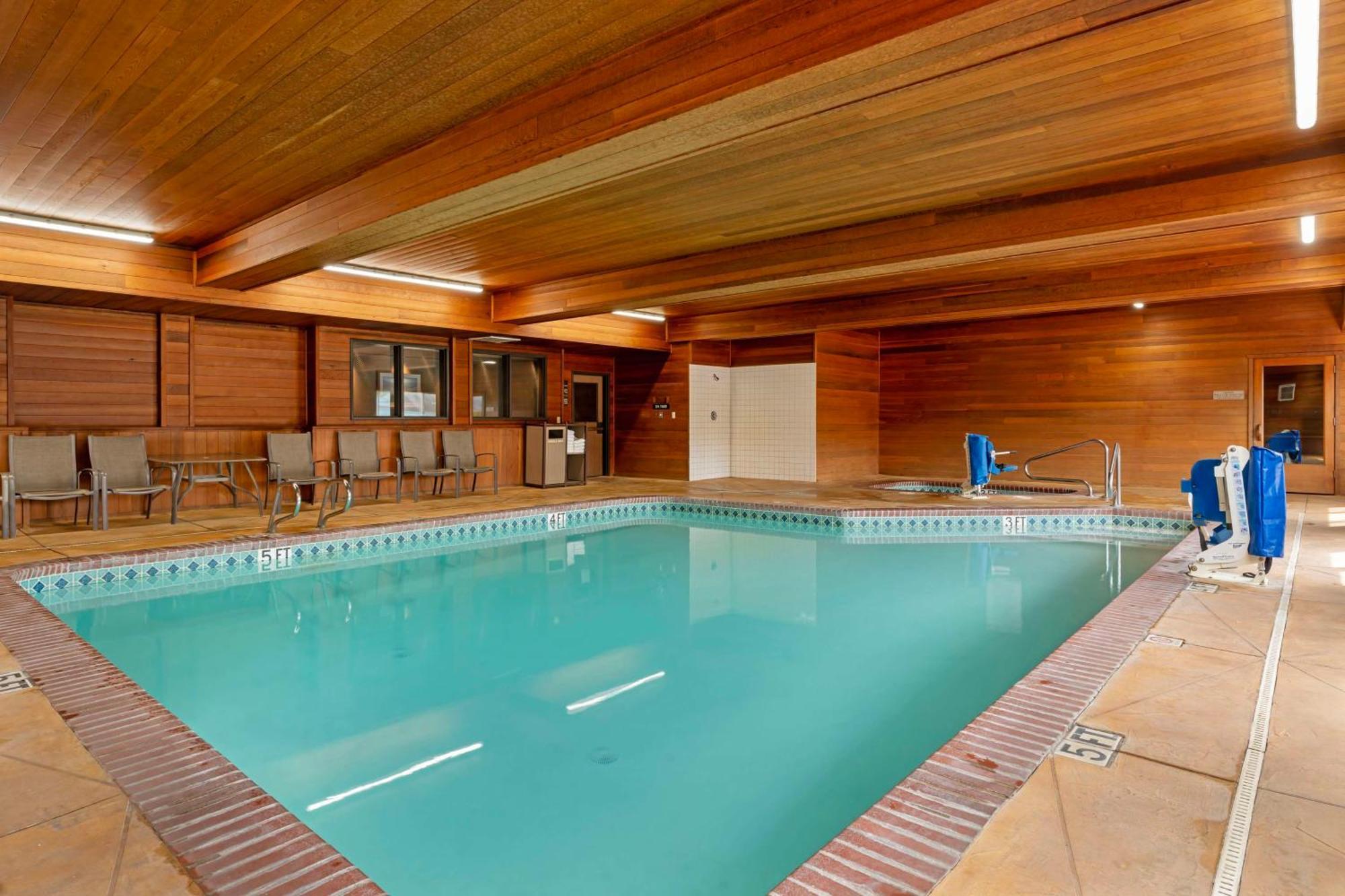 Best Western Cascade Inn & Suites Troutdale Ngoại thất bức ảnh