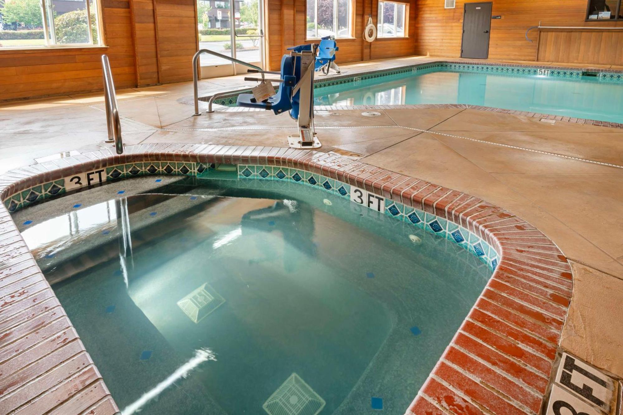 Best Western Cascade Inn & Suites Troutdale Ngoại thất bức ảnh