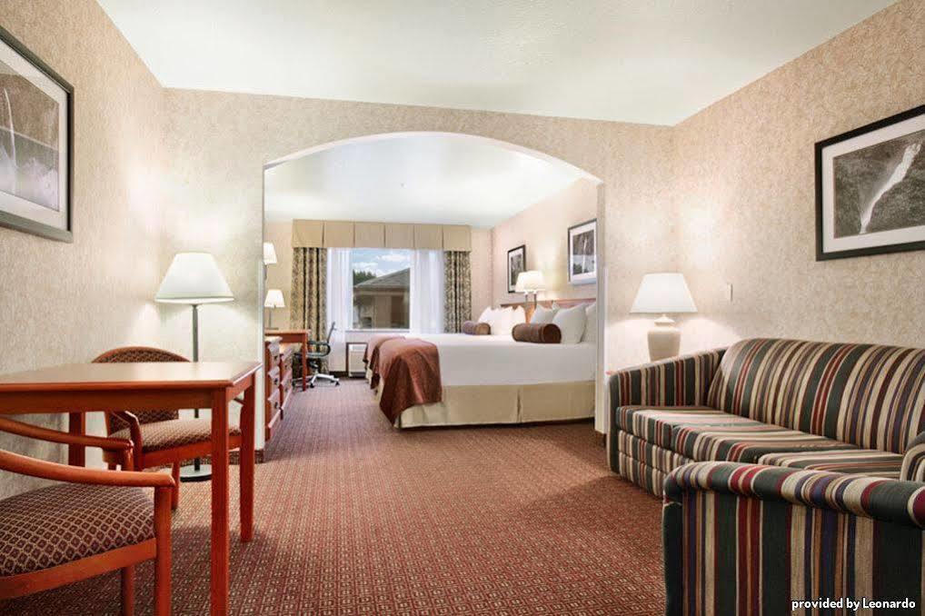Best Western Cascade Inn & Suites Troutdale Phòng bức ảnh